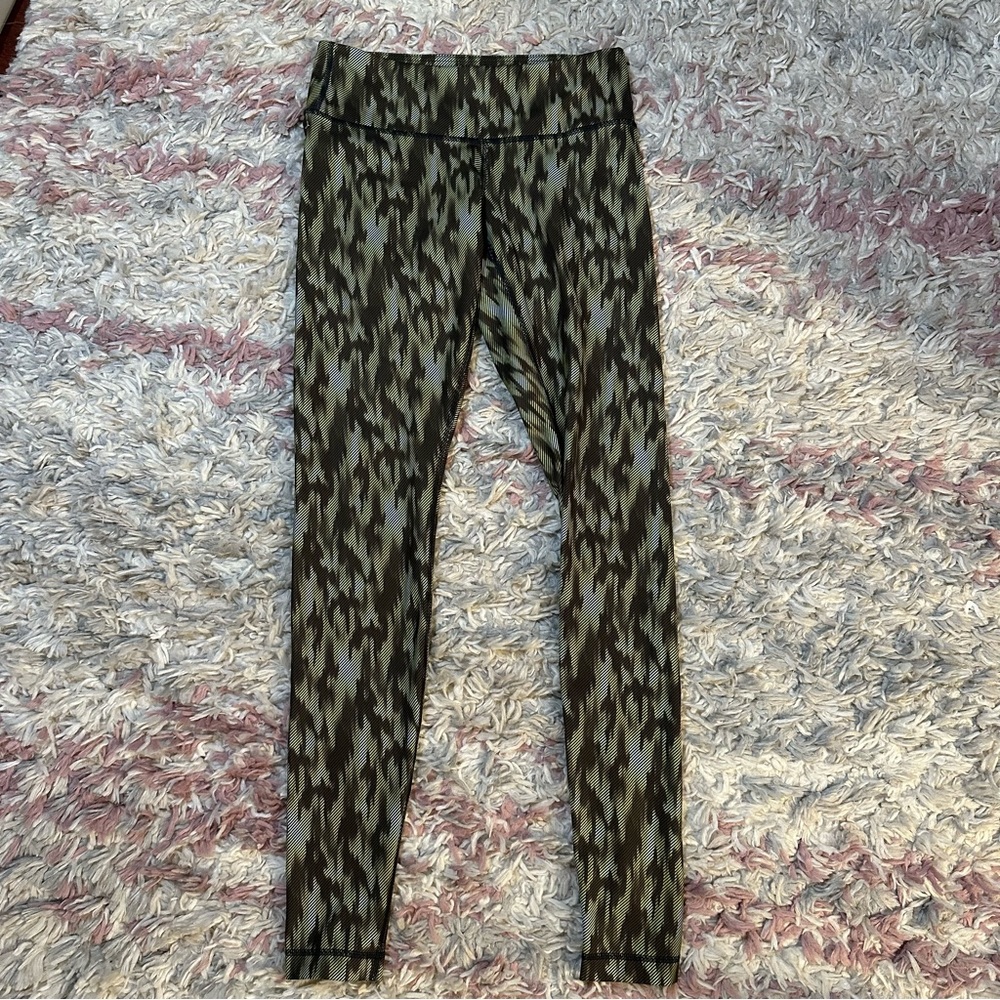 Lululemon Patterned Luxtreme Wunder Under Legging… - image 1